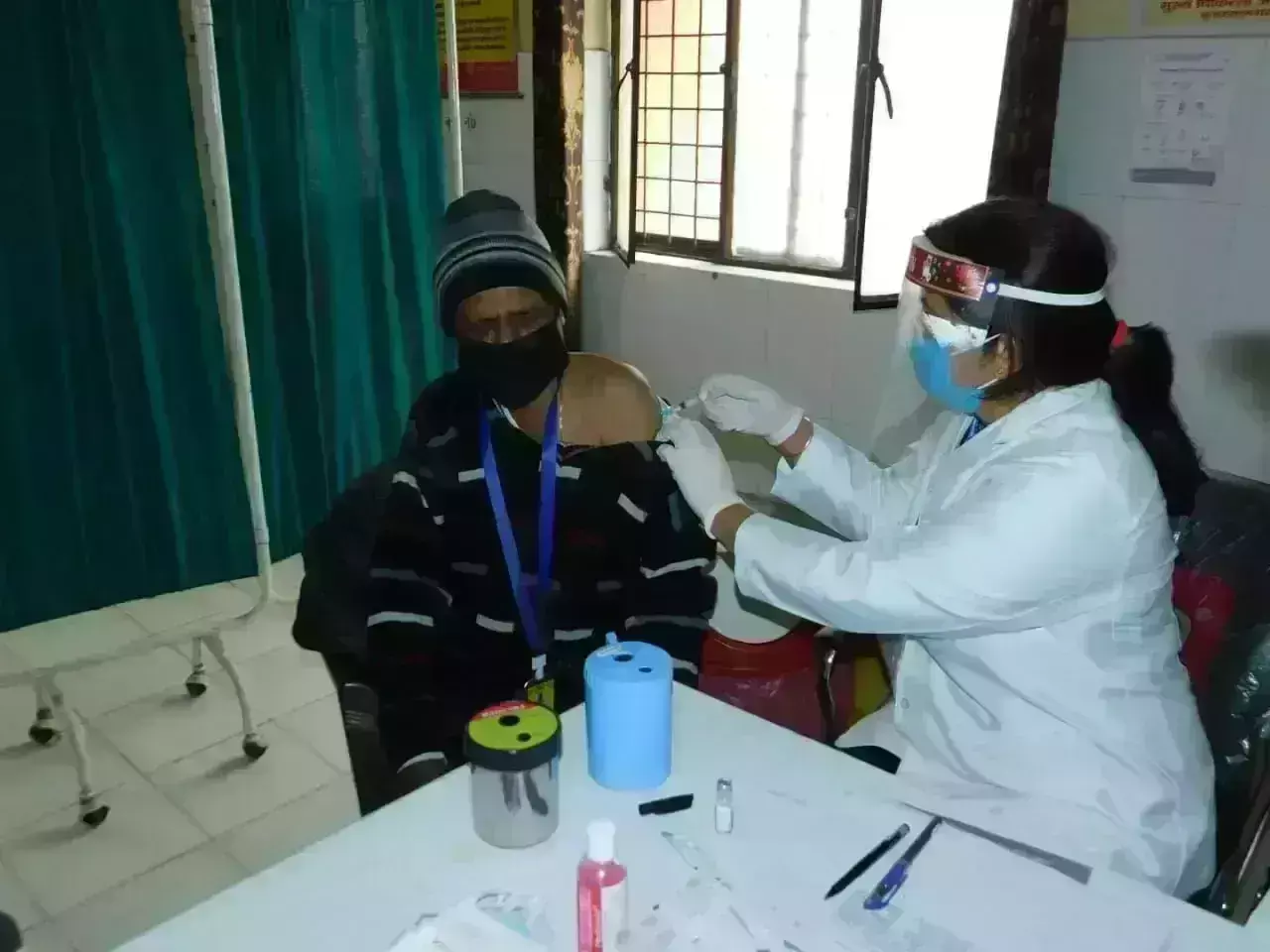 डीएम ने की कोविड वैक्सीनेशन सुपरवाइजरी विजिट की कार्ययोजना के कार्य प्रगतियों की समीक्षा