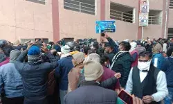 अदालत के बाहर नाबालिग बेटी के बलात्कार के आरोपी की पूर्व सैनिक ने हत्या की अदालत के बाहर नाबालिग बेटी के बलात्कार के आरोपी की पूर्व सैनिक ने हत्या की