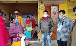 डीएम व एसएसपी ने किया सीएचसी पयागपुर का निरीक्षण