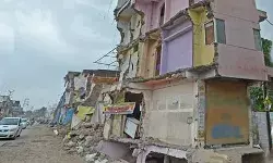 अतिक्रमण से अधिक खतरनाक जर्जर इमारतें