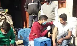 क्षेत्र में कोटेदार ने शुरू किया कोरोना के प्रति जागरूक करना