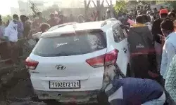 किशोर ने फुटपाथ पर बैठे मजदूरों पर चढ़ा दी कार, चार की मौत