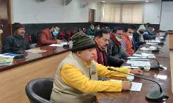 जिला निर्वाचन अधिकारी ने की राजनीतिक दलों के साथ की बैठक