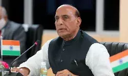 माफियाओं की अट्टालिकाओं पर गरीबों के मकान केवल योगी राज में - राजनाथ सिंह माफियाओं की अट्टालिकाओं पर गरीबों के मकान केवल योगी राज में - राजनाथ सिंह