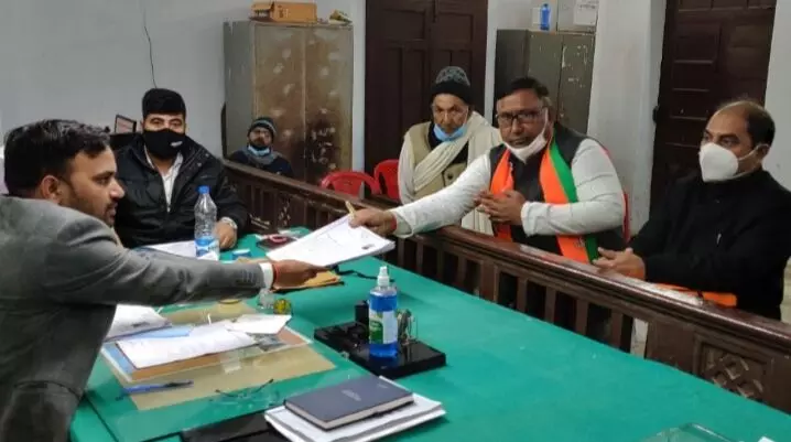देवरिया में नामांकन के दूसरे दिन कुल 5 प्रत्याशियों ने किए पर्चा दाखिल