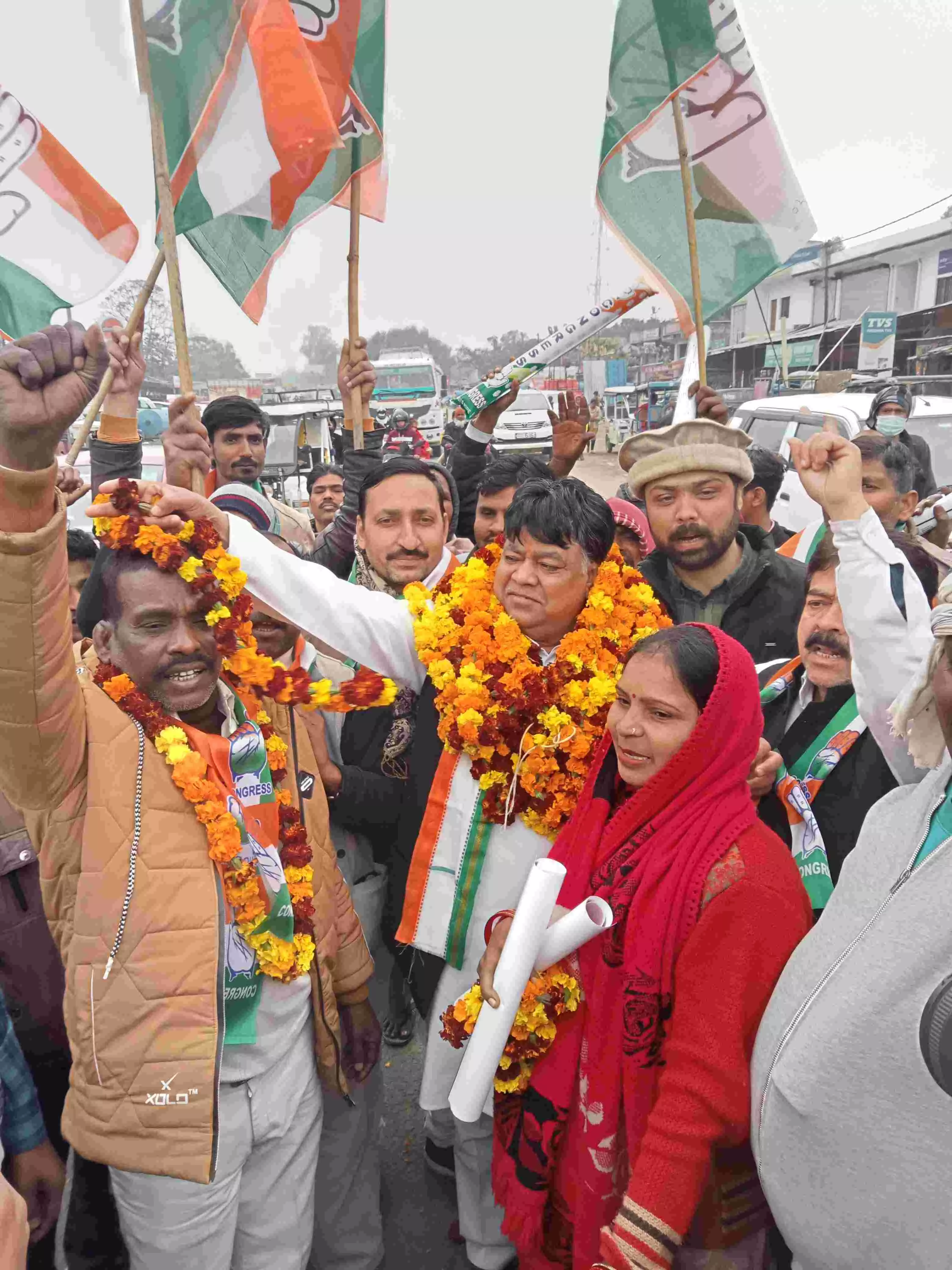 रोड शो में पूर्व विधायक का जोरदार स्वागत