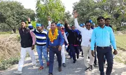 डोर-टू-डोर जनसम्पर्क कर बसपा प्रत्याशी देवेन्द्र कुमार ने मांगे वोट