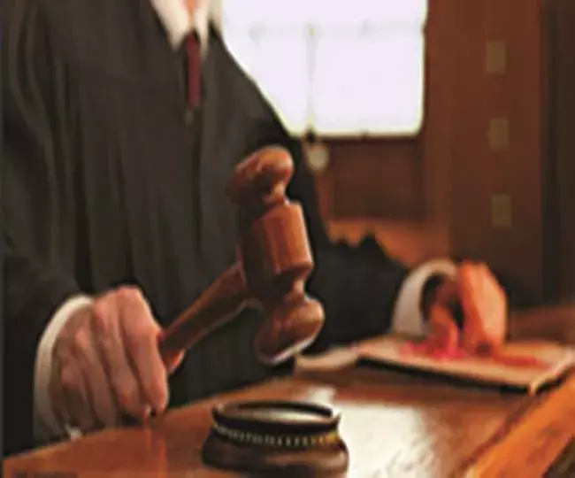 न्यायालय ने दिये रिपोर्ट दर्ज कर विवेचना के आदेष