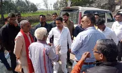 भाजपा प्रत्याशी के लिए संजय तिवारी ने घर-घर जाकर मांगे वोट