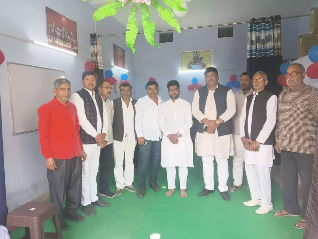विकास के लिए कंप्यूटर शिक्षा अनिवार्य ---- दिनेश प्रताप सिंह विकास के लिए कंप्यूटर शिक्षा अनिवार्य ---- दिनेश प्रताप सिंह