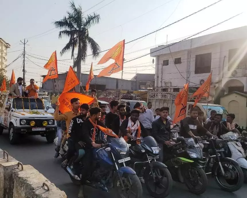 शिवसेना ने झोंकी ताकत, निकाली बाईक रैली