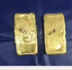 एयरपोर्ट पर कस्टम विभाग के अधिकारियों ने पकड़ा एक करोड़ 30 लाख सोना