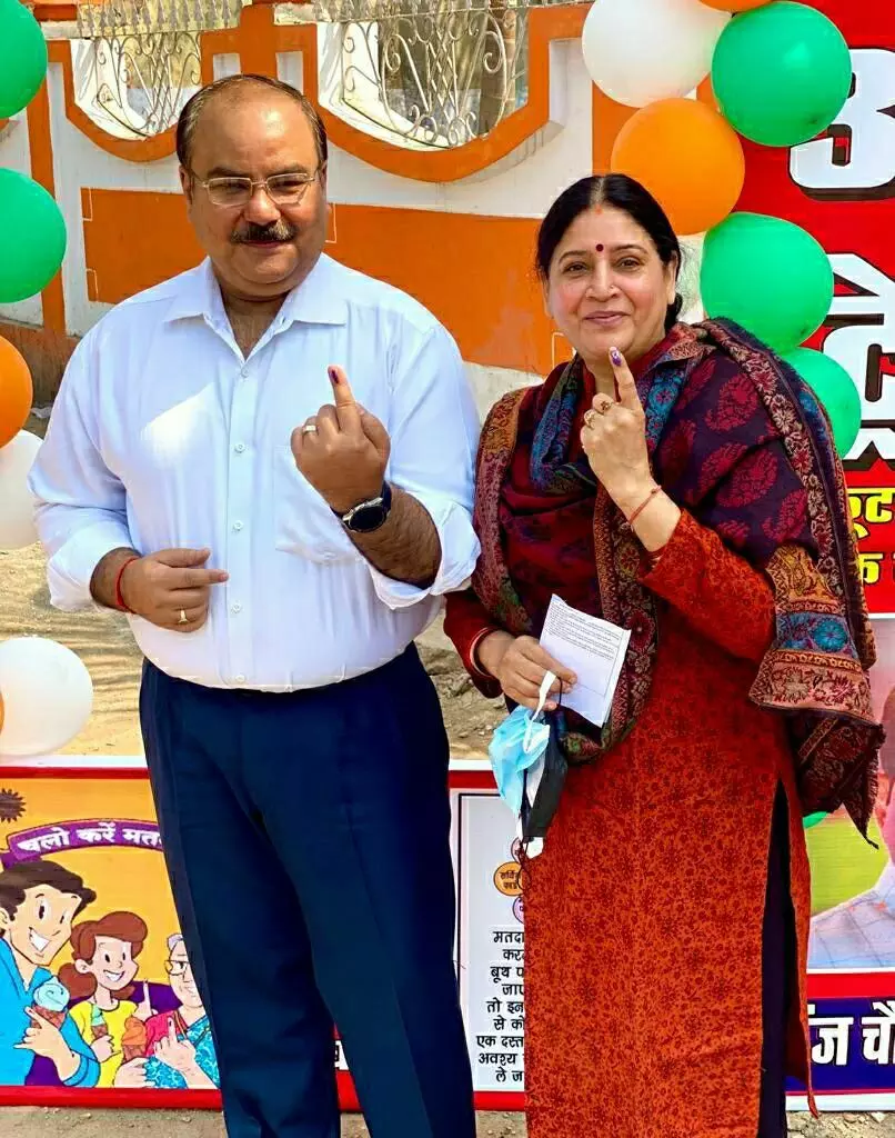 मतदाताओं में दिखा जोश: सेल्फी प्वाइंट पर भीड़ मतदाताओं में दिखा जोश: सेल्फी प्वाइंट पर भीड़