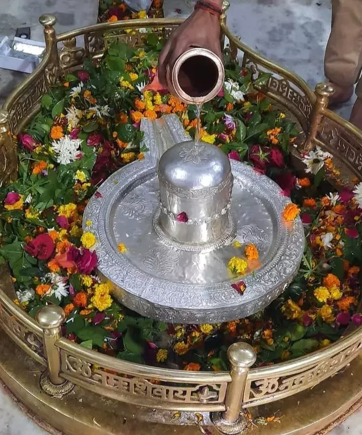 महाबली भीम से जुड़ी है लोधेश्वर धाम में स्थापित द्वापर युगीय शिवलिंग पर कांवर चढ़ाने की परंपरा