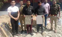 दो सौ छत्तीस अदद टायल्स की पेटियों सहित दो अभियुक्तों को पुलिस ने पकड़ा , भेजा जेल