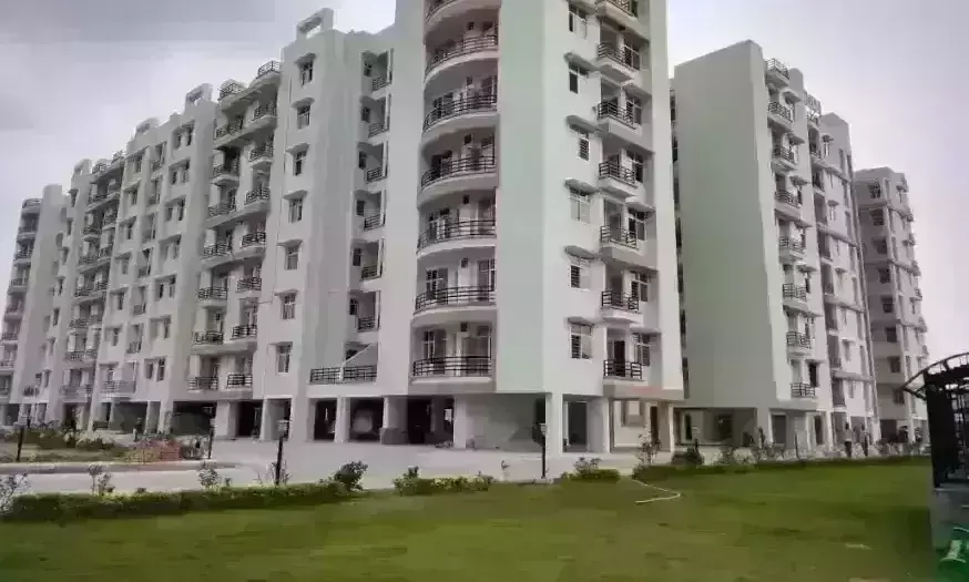 рд░рд╛рдЬрд╡рдВрд╢ рд░реЗрдЬреАрдбреЗрдВрд╕реА рдХреЗ рд╕рд╛рдордиреЗ рд╕рдбрдХ рди рдмрдирдиреЗ рд╕реЗ рд▓реЛрдЧреЛ рдореЗрдВ рдЧреБрд╕реНрд╕рд╛ , рдХрд╣рд╛ рдЕрдЧрд░ рдЬрд▓реНрдж рд╕рдбрдХ рди рдмрдиреА рддреЛ рдХрд░реЗрдВрдЧреЗ рдкреНрд░реЛрдЯреЗрд╕реНрдЯ рд░рд╛рдЬрд╡рдВрд╢ рд░реЗрдЬреАрдбреЗрдВрд╕реА рдХреЗ рд╕рд╛рдордиреЗ рд╕рдбрдХ рди рдмрдирдиреЗ рд╕реЗ рд▓реЛрдЧреЛ рдореЗрдВ рдЧреБрд╕реНрд╕рд╛ , рдХрд╣рд╛ рдЕрдЧрд░ рдЬрд▓реНрдж рд╕рдбрдХ рди рдмрдиреА рддреЛ рдХрд░реЗрдВрдЧреЗ рдкреНрд░реЛрдЯреЗрд╕реНрдЯ