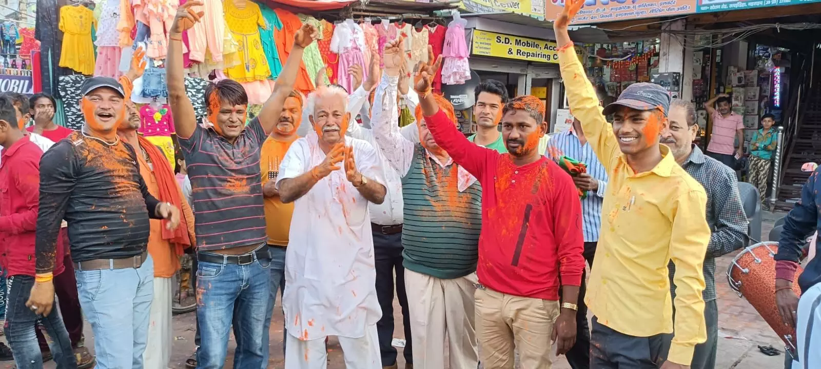 कोलकाता से पधारे राज पारीक ने प्रस्तुत किये आकर्षक भजन