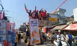 नवाबगंज ब्लाक में मनाया गया जीत का जश्न