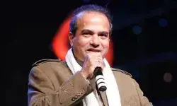 मंच पर भावविभोर हो गये सुरेश वाडकर