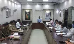 अवैध शराब बिक्री व निष्कर्षण पर पूर्ण रूप से लगाएं प्रतिबंध- डीएम