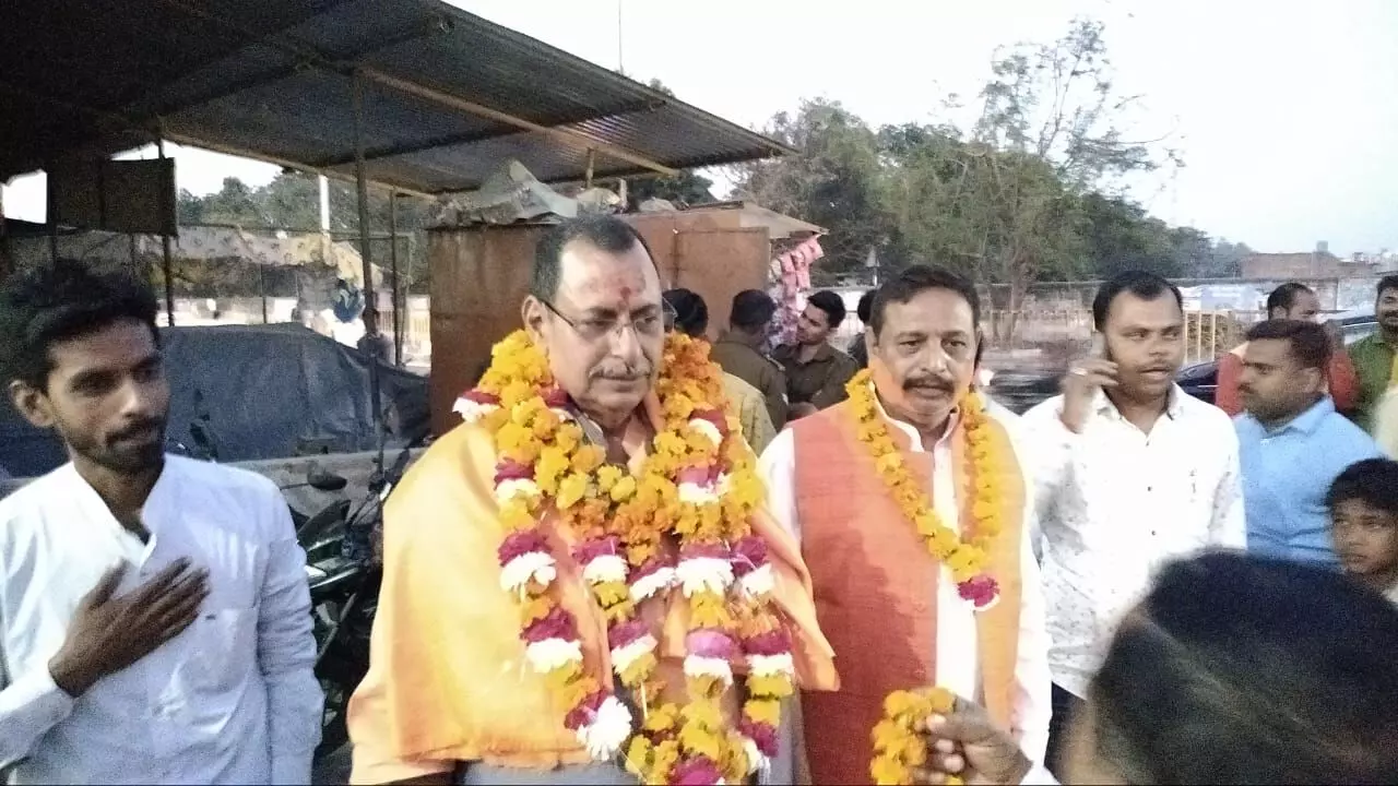 विंध्याचल विधायक रत्नाकर मिश्र का जोरदार स्वागत---------