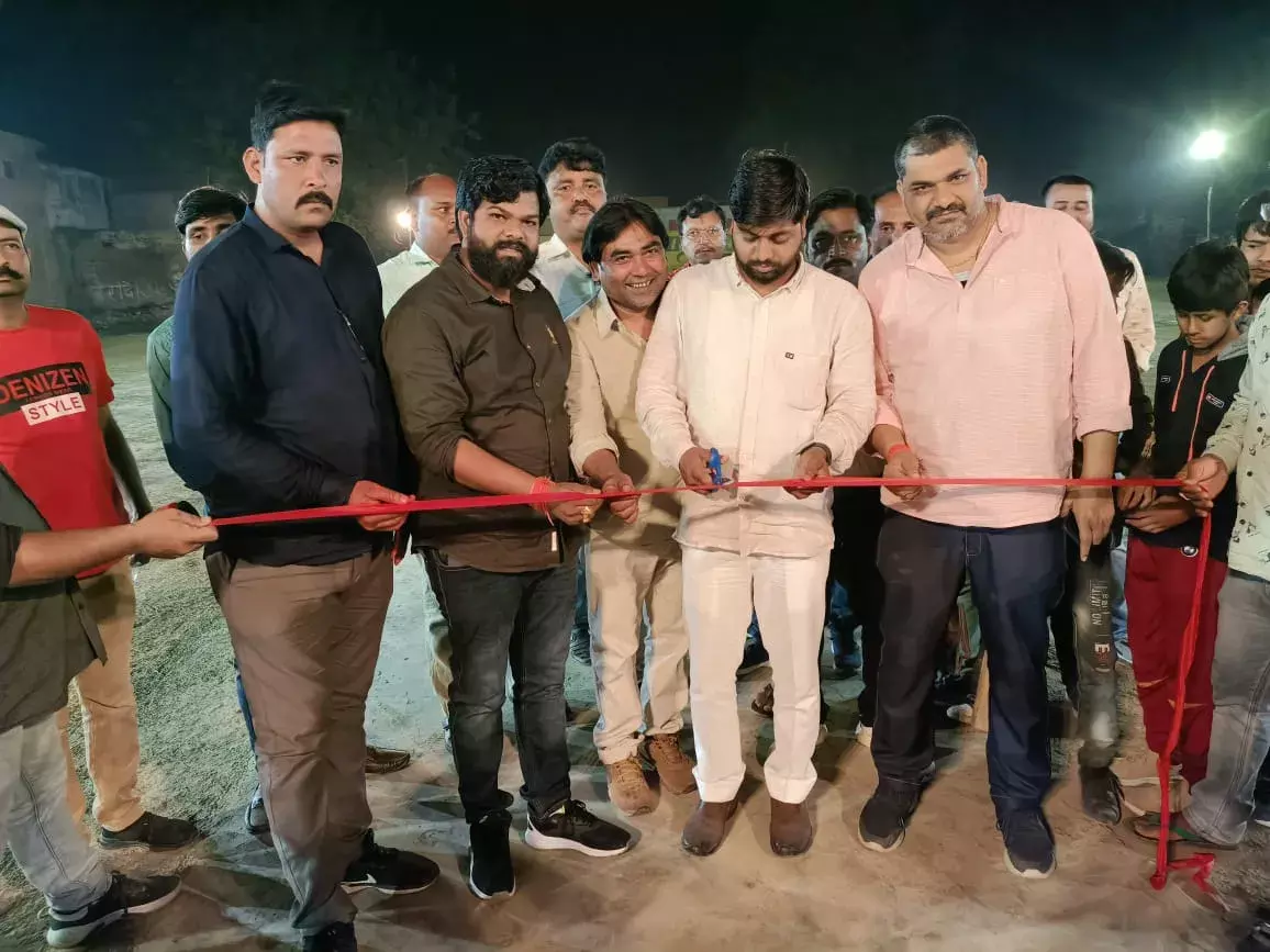 रात्रि क्रिकेट मैच का फ़ीता काट कर हुआ उद्घाटन