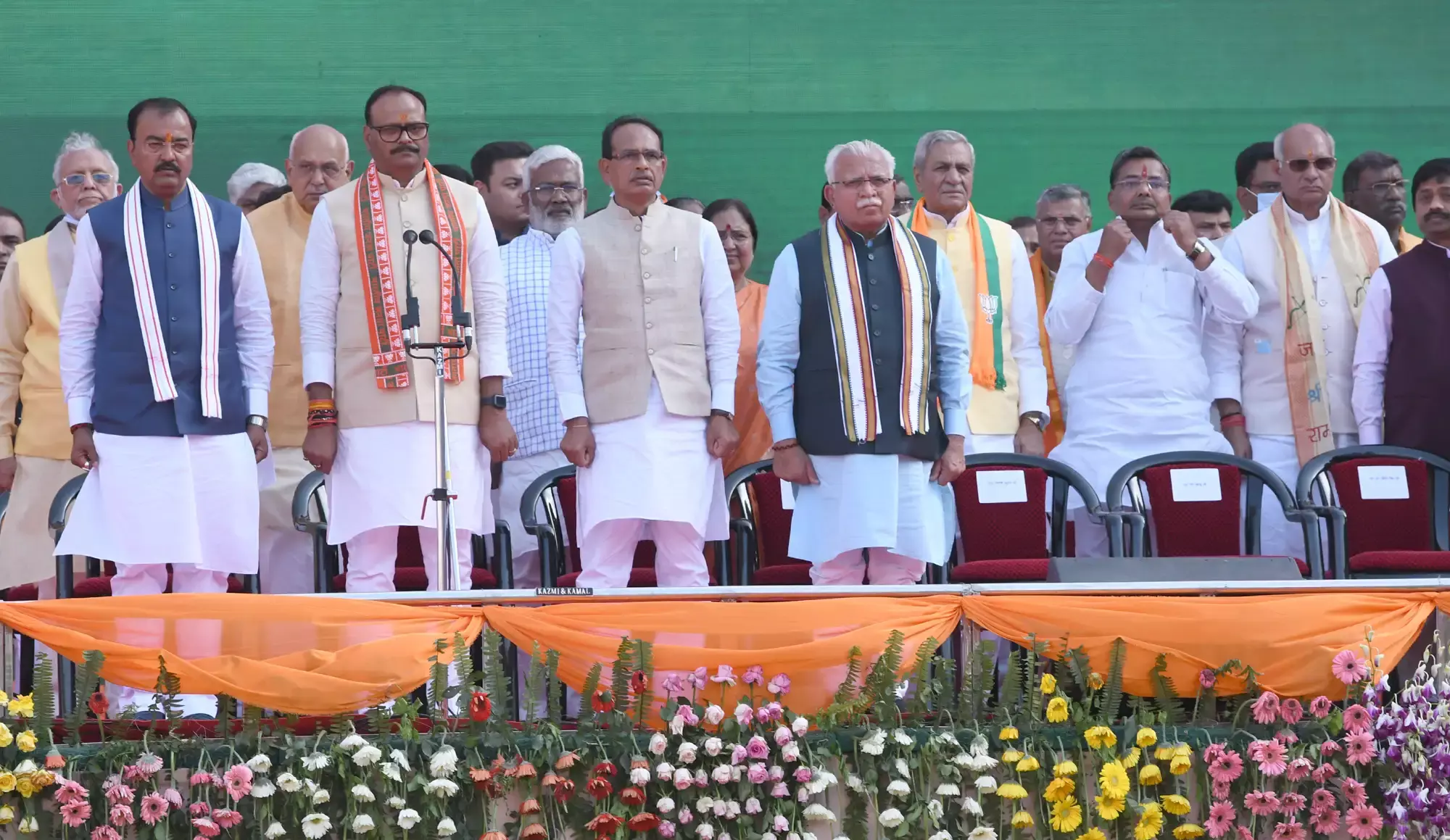 देश के मा0 प्रधानमंत्री, मा0 रक्षामंत्री, मा0 गृहमंत्री एवं अन्य प्रान्तों से पधारे