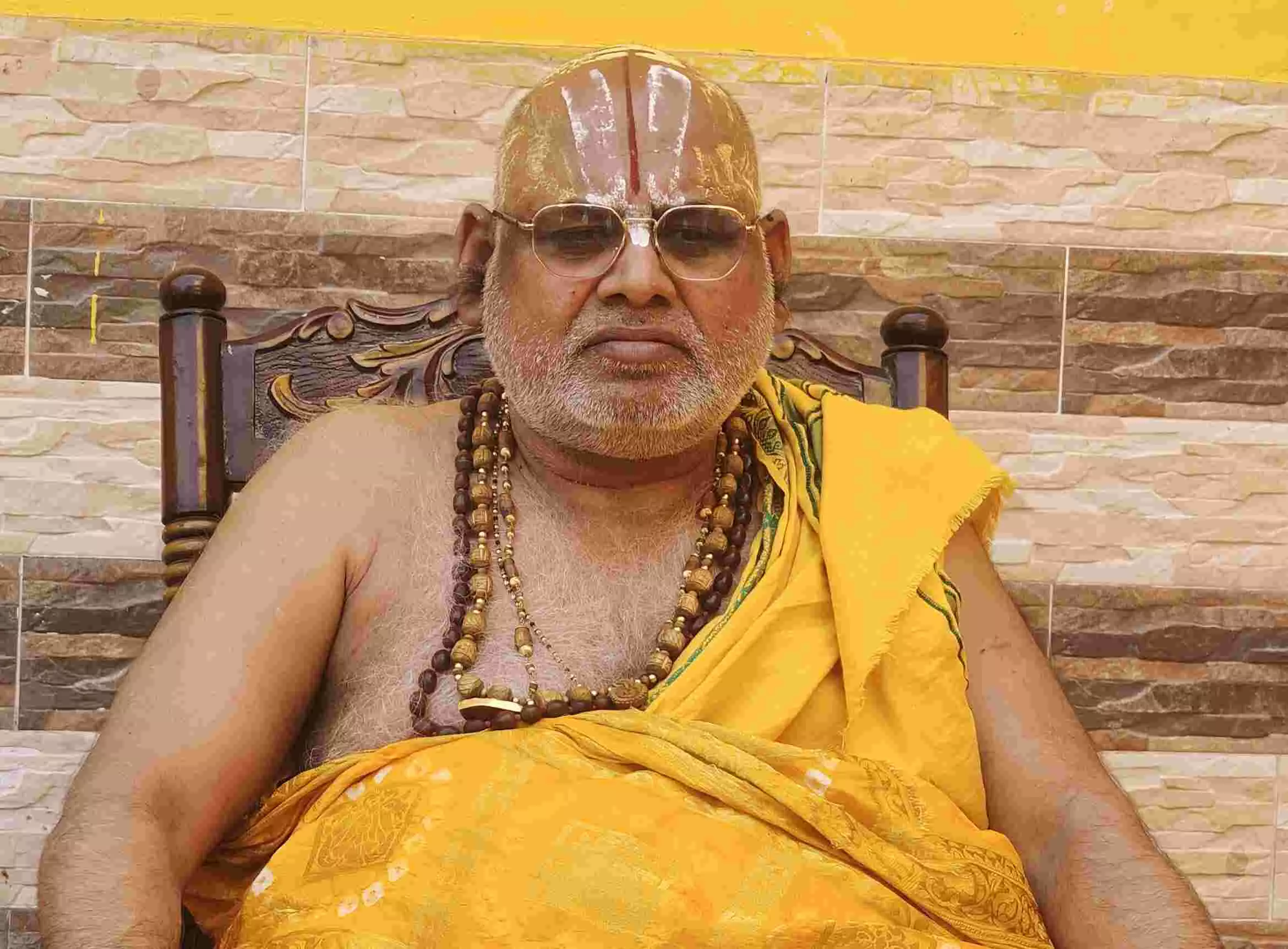 हम सभी जश्न मना रहे हैं और मानवता इस समय खतरे में है -जगतगुरू रामानुजाचार्य स्वामी