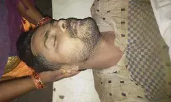 प्रेमिका के घर के बाहर मिला प्रेमी का शव-*