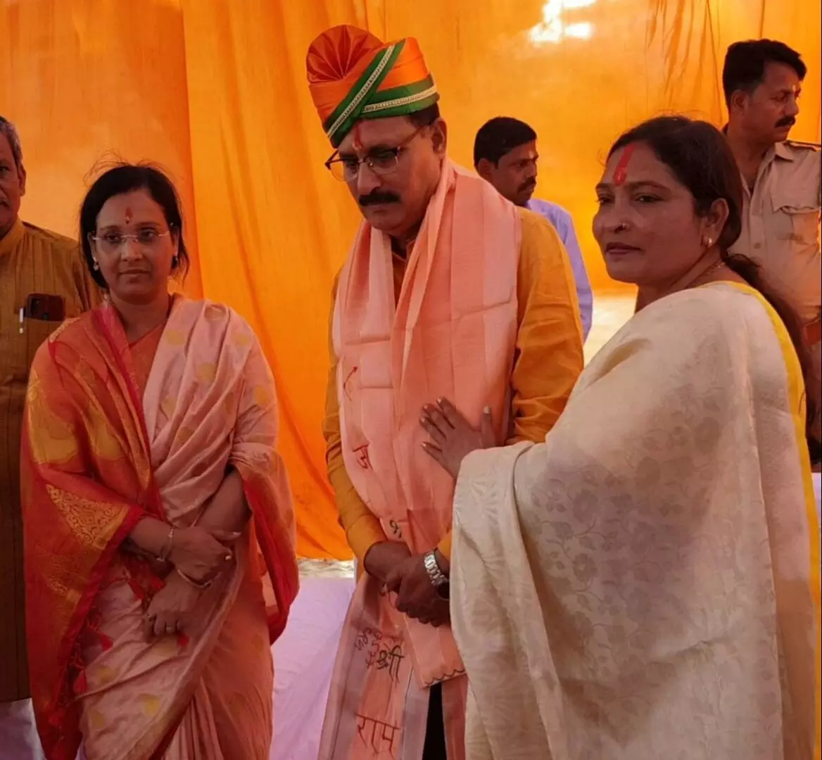 समाजसेवी प्रतिमा सिंह ने कराया जनसुनवाई और होली मिलन का आयोजन