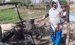 किसान के घर लगी आग, गृहस्थी का सामान जलकर राख