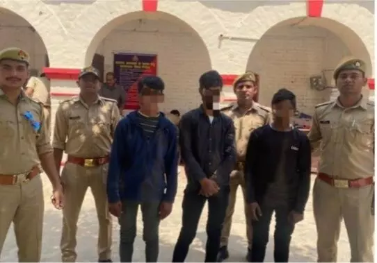 रहीमाबाद छेत्र में हुई चोरियों में मिली पुलिस को सफलता तीन शातिर चोर गिरफ्तार