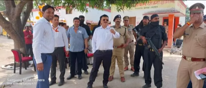 मतदान प्रक्रिया का जायज़ा लेने के लिए भ्रमणशील रहे डीएम व एसएसपी