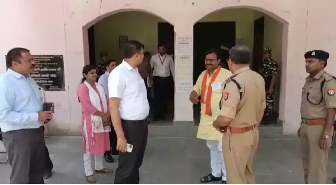 लखनऊ उन्नाव संयुक्त एमएलसी पद के लिए हो रहे चुनाव में सरोजनी नगर पोलिंग में हुआ 100% मतदान