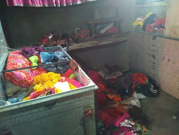 उचक्के ने डिग्गी का ताला तोड़कर उड़ाया तीन लाख*