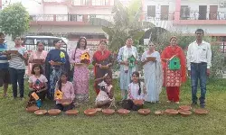 गौरैया संरक्षण के लिए घरौंदा और मिट्टी के बर्तन का वितरण गौरैया संरक्षण के लिए घरौंदा और मिट्टी के बर्तन का वितरण