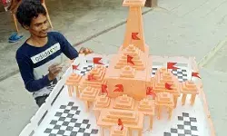 कलाकार गुलशन ने बनाया श्रीराम मन्दिर का मॉडल कलाकार गुलशन ने बनाया श्रीराम मन्दिर का मॉडल
