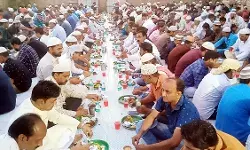 अमन चैन की दुआ के साथ रोजेदारों ने किया इफ्तार अमन चैन की दुआ के साथ रोजेदारों ने किया इफ्तार