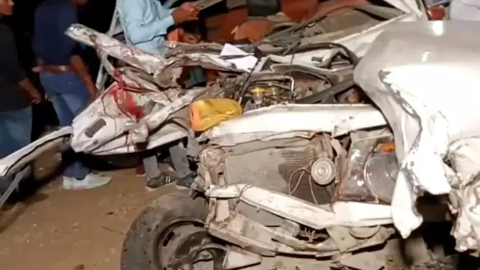 तिलक से लौट रही बोलेरो बस टकराई, 6 की मौत 6 घायल