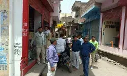 हैदर गढ़ नगर में चला बिजली विभाग का सघन राजस्व वसूली व चेकिंग अभियान हैदर गढ़ नगर में चला बिजली विभाग का सघन राजस्व वसूली व चेकिंग अभियान