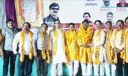 अध्यक्ष नीरज, सचिव दिलीप, महिला संयोजिका बबीता व कोषाध्यक्ष शरद ने ली शपथ