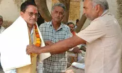 सेवानिवृत्त शिक्षक नरेन्द्र कुमार त्रिवेदी को विद्यालय ने दी भावभीनी विदाई