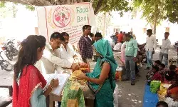 निर्माणाधीन पंचायत भवन पर मना श्रमिक दिवस निर्माणाधीन पंचायत भवन पर मना श्रमिक दिवस