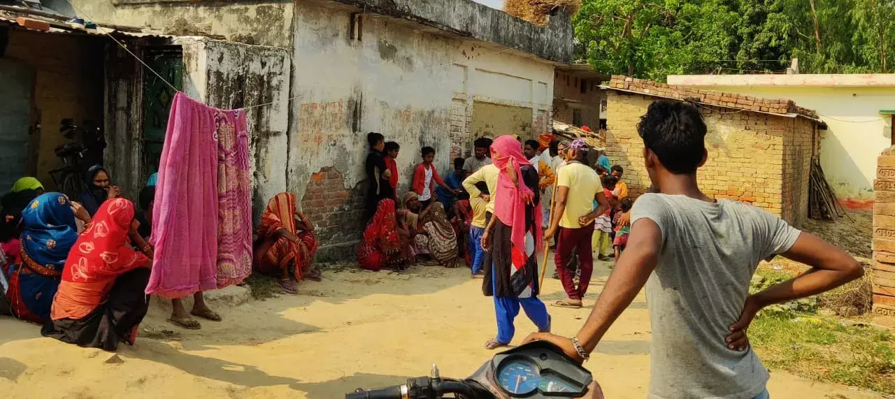 नवयुवक ने फंदे से लटक कर की खुदकुशी, हुई मौत