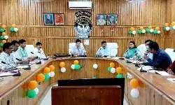 केन्द्रीय प्रभारी अधिकारी ने की जिले के अधिकारियों के साथ बैठक केन्द्रीय प्रभारी अधिकारी ने की जिले के अधिकारियों के साथ बैठक