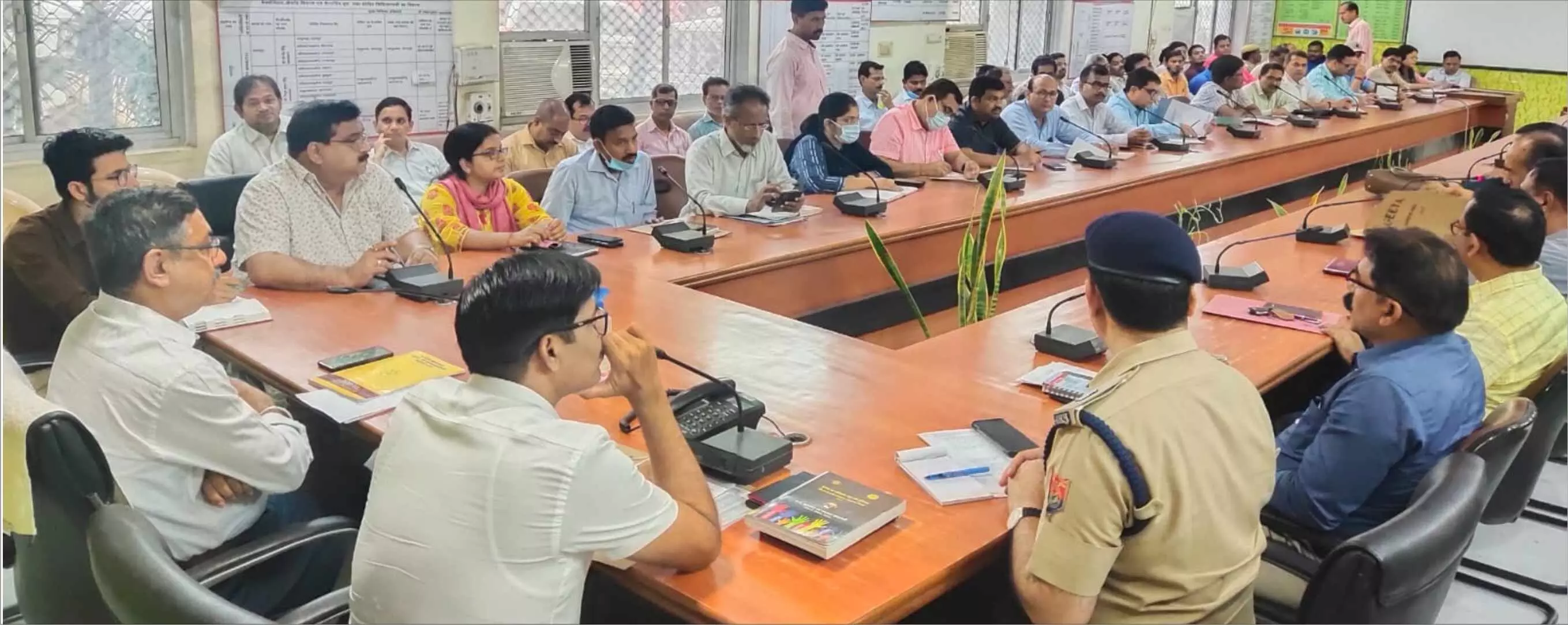 अधिकारियों को दिए समय से कार्य पूर्ण कराने के निर्देश अधिकारियों को दिए समय से कार्य पूर्ण कराने के निर्देश