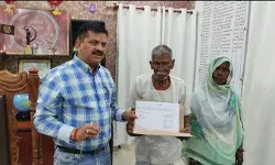 рдмреБреЫреБрд░реНрдЧ рдореБрдиреНрдиреВ рдХреА рдЙрдореНрдореАрджреЛрдВ рдкрд░ рдЦрд░реЗ рдЙрддрд░реЗ рдЬрд┐рд▓рд╛рдзрд┐рдХрд╛рд░реА рдбреЙ. рджрд┐рдиреЗрд╢ рдЪрдиреНрджреНрд░ рдмреБреЫреБрд░реНрдЧ рдореБрдиреНрдиреВ рдХреА рдЙрдореНрдореАрджреЛрдВ рдкрд░ рдЦрд░реЗ рдЙрддрд░реЗ рдЬрд┐рд▓рд╛рдзрд┐рдХрд╛рд░реА рдбреЙ. рджрд┐рдиреЗрд╢ рдЪрдиреНрджреНрд░