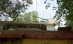 हाईटेक शौचालय के सोलर पैनल चोरी हाईटेक शौचालय के सोलर पैनल चोरी