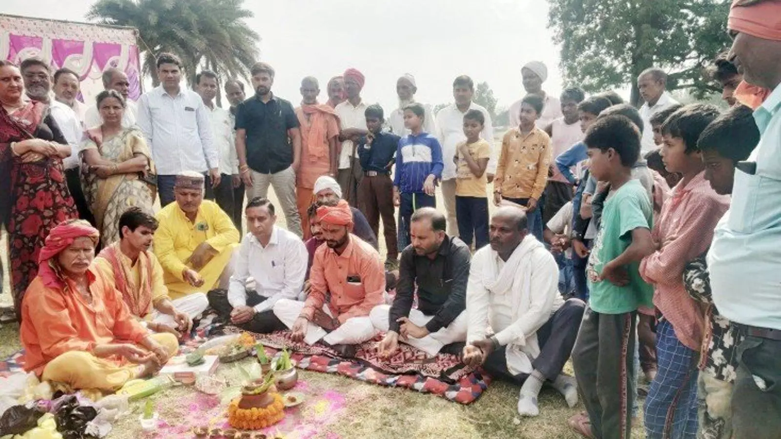 चिनहट में दबंगों के हौसले बुलंद सरेराह बस ट्रैवलर्स वालों में मारपीट चिनहट में दबंगों के हौसले बुलंद सरेराह बस ट्रैवलर्स वालों में मारपीट