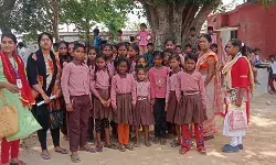 जननायक चंद्रशेखर विश्वविद्यालय की छात्राओं द्वारा कंपोजिट विद्यालय बसंतपुर में बच्चों के खेल-कूद के विकास पर किया अध्ययन जननायक चंद्रशेखर विश्वविद्यालय की छात्राओं द्वारा कंपोजिट विद्यालय बसंतपुर में बच्चों के खेल-कूद के विकास पर किया अध्ययन